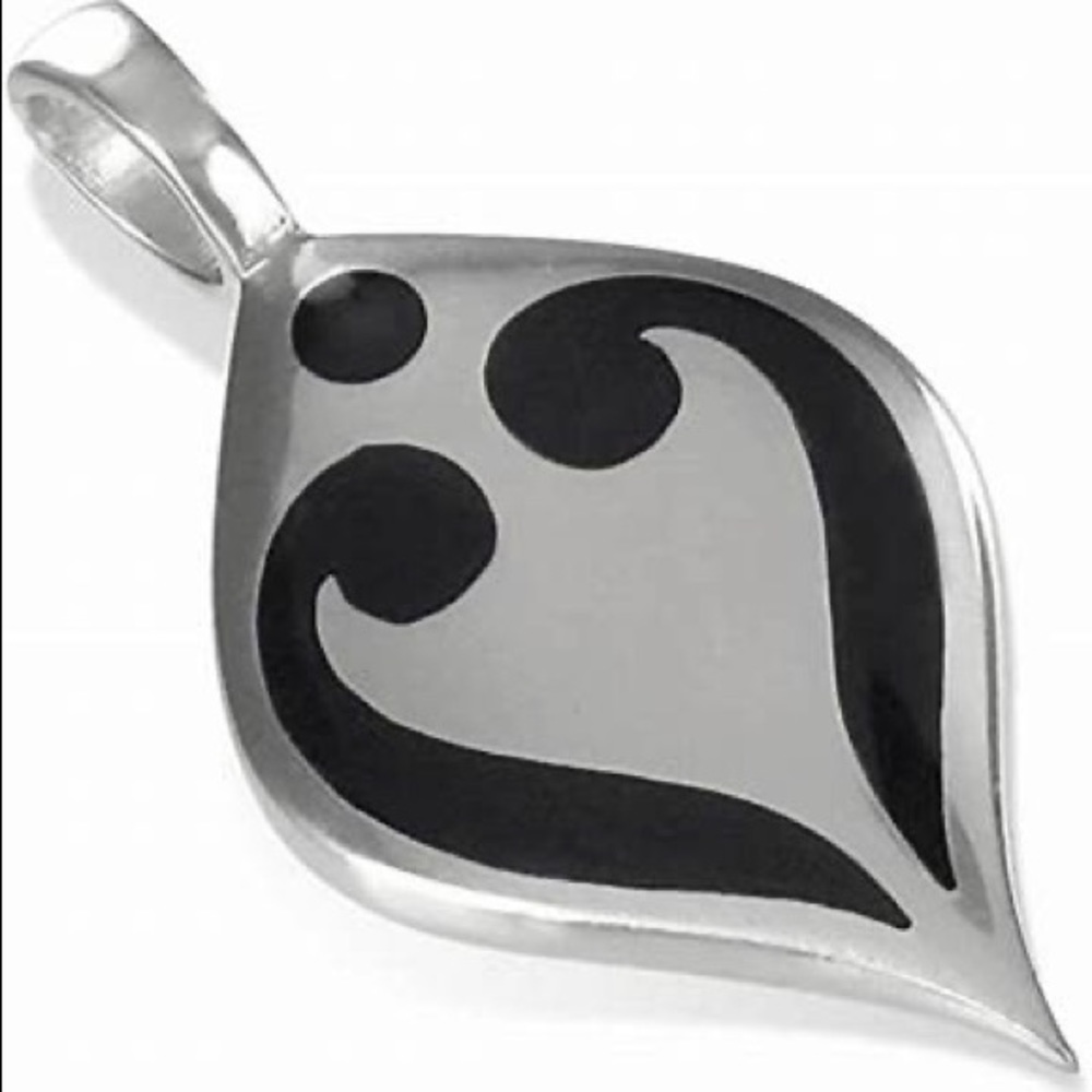 The Hearts Glow Pendant and chain Bico Australia New!